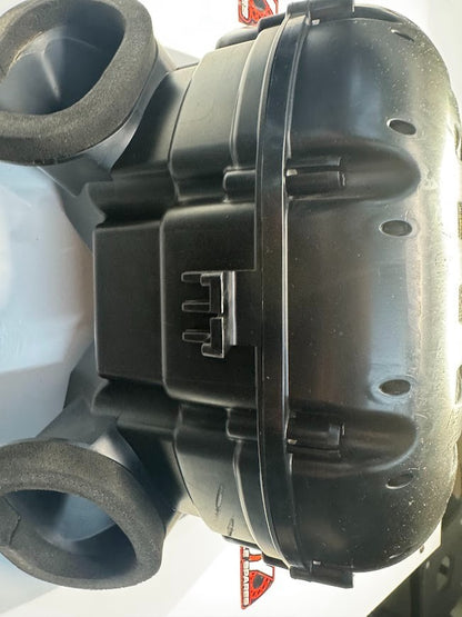 Suzuki GSXR 1000 2009-2016 Airbox Case Cleaner Assembly OEM Genuine 13720-47H02