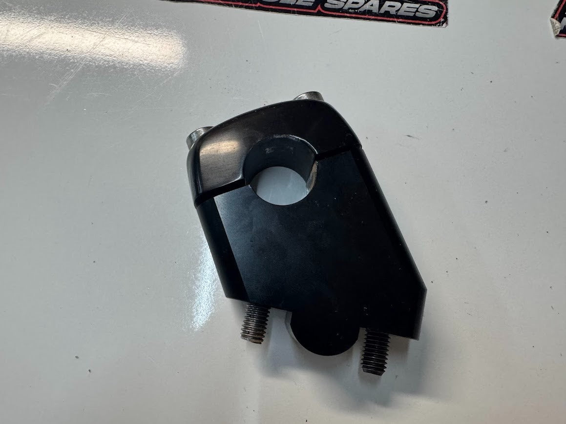 Royal Enfield Interceptor 650 2022 Handlebar Mount Clamp OEM 1030016D Euro 5