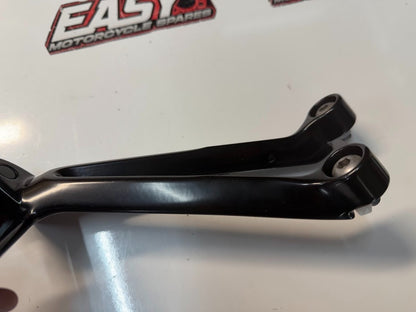 Pillion Peg & Bracket Pair Assembly Suzuki GSXR 1000 2005-2006 OEM 43700-41G00