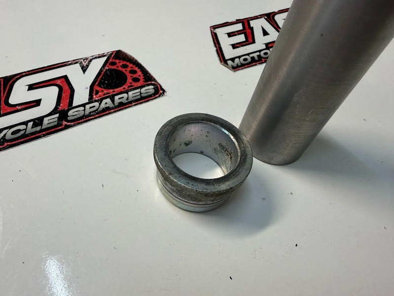 Rear Axle Spacers Suzuki Boulevard C109R VLR 1800 T 2008-2014 OEM 64772-48G00