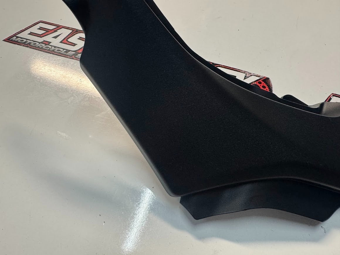 Yamaha YZF R7 2022-2025 Side Cover 2 Fairing Mole OEM Genuine BEB-2171M-00