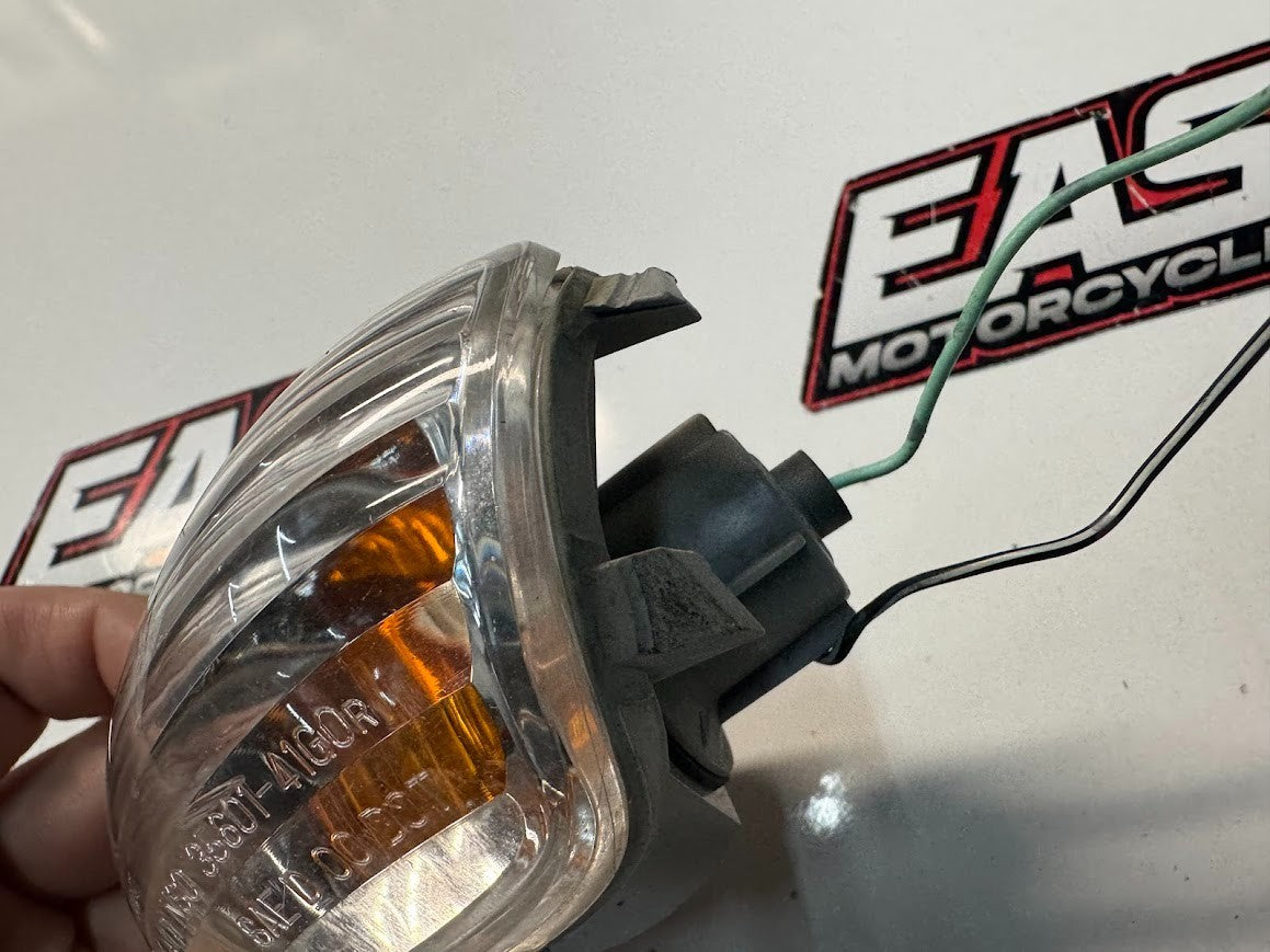 RH Front Indicator Blinker Suzuki GSXR 1000 05-16 2008 35601-41G00