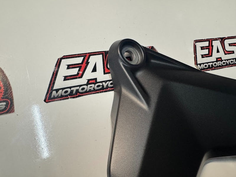 Yamaha YZF R7 2022-2025 LH Cover Bracket OEM Genuine BEB-27453-00