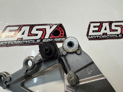 Yamaha YZF R1 2009-2011 RH Foot Peg Bracket OEM Genuine 14B-27443-00