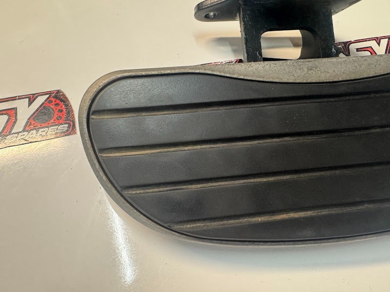 Kawasaki Vulcan VN900 Classic 2006-2022 RH Foot Rest Floor Board OEM 34003-0050