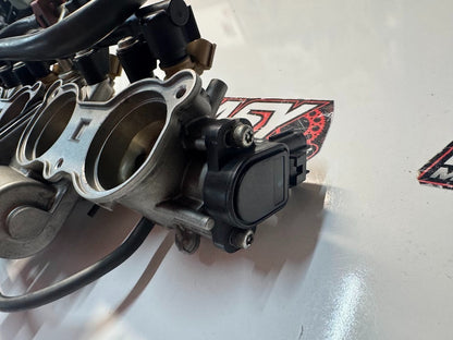 Yamaha YZF R1 2015-2016 Throttle Bodies Injectors TPS OEM Genuine 2CR-13750-00