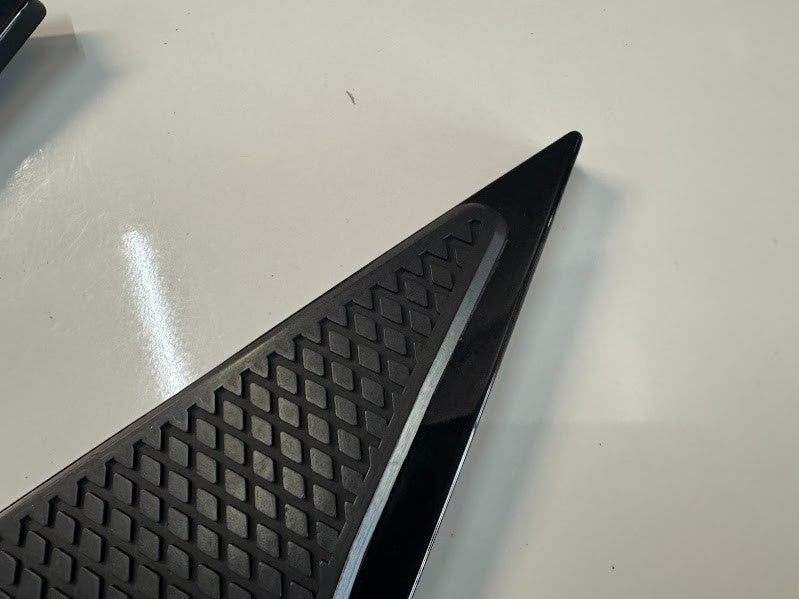 Yamaha YZF R1 2020-2025 Side Tank Cover Fairings OEM Genuine B3L-24129-00