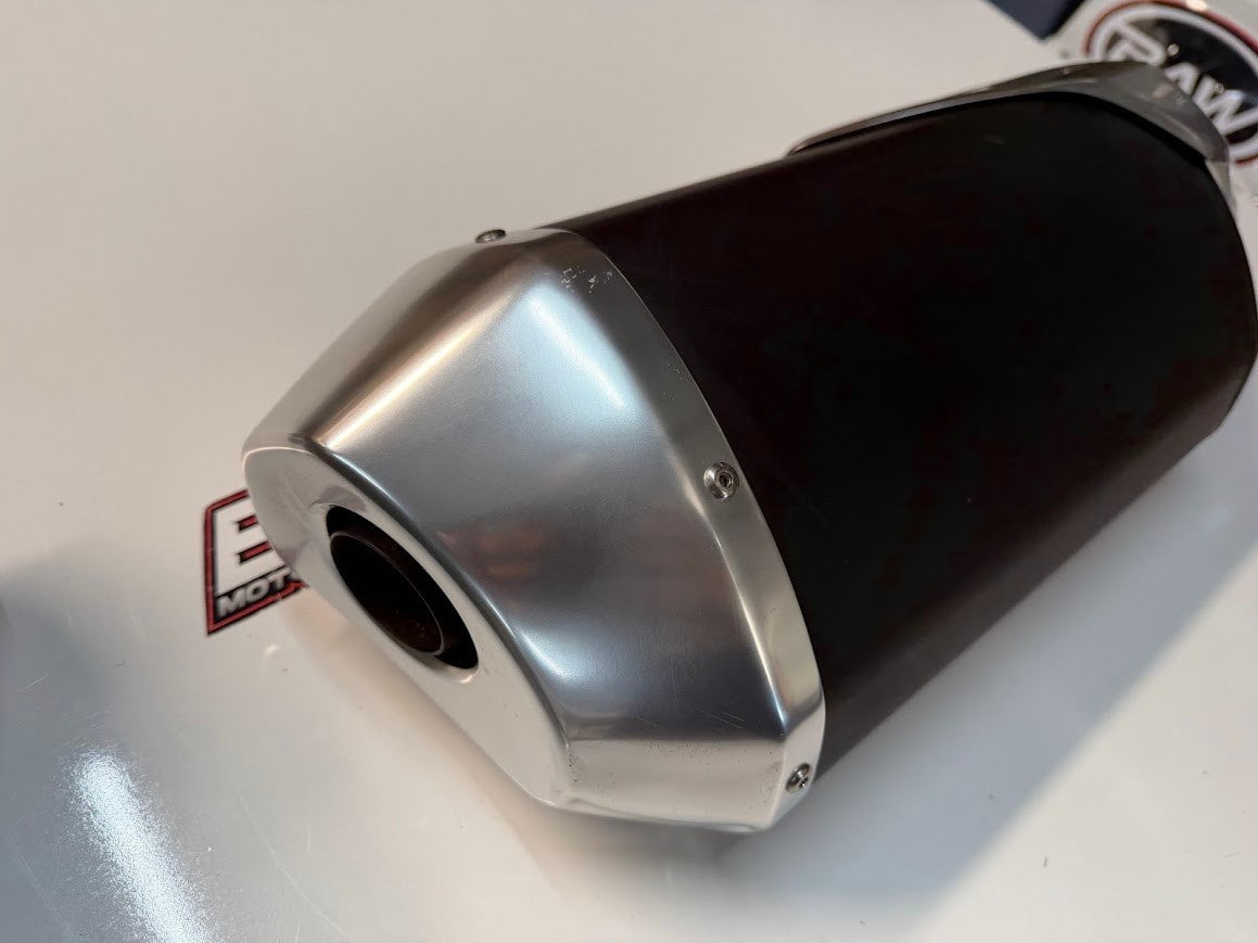 Muffler Exhaust Silencer Suzuki GSXR 1000 2020-2025 OEM 14310-17KD0