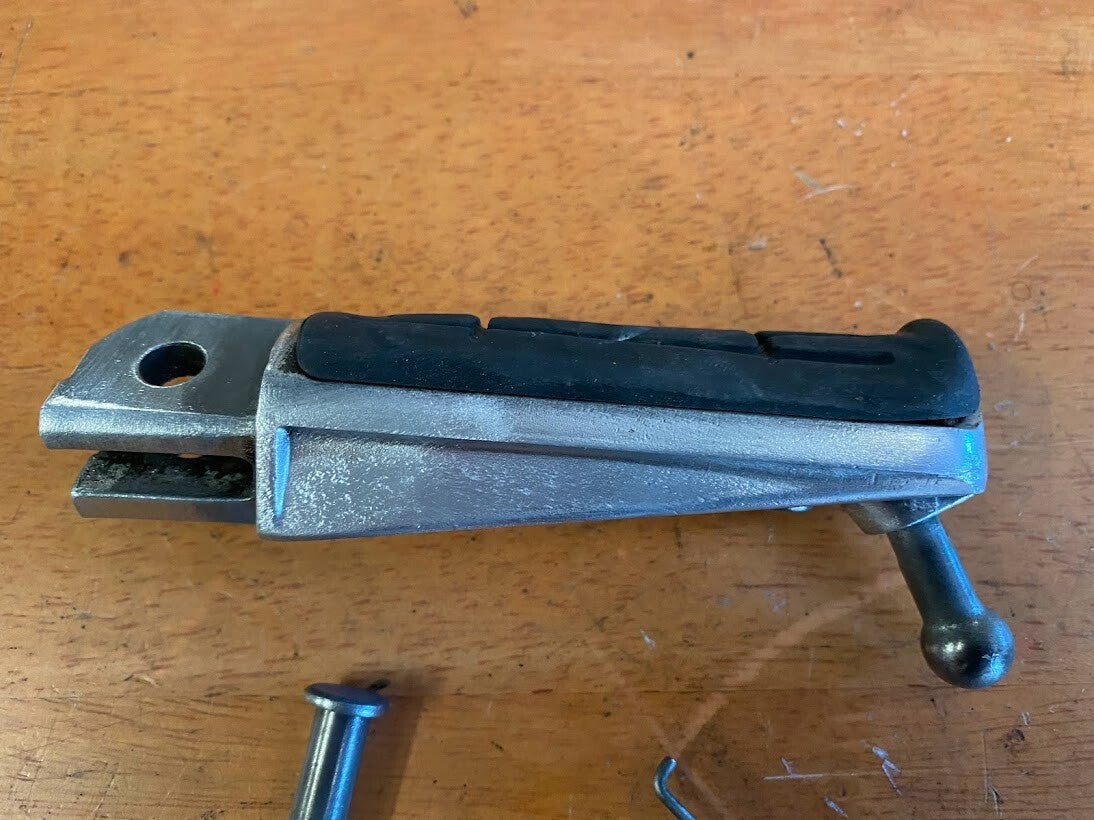 LH Riders Peg Yamaha FZ6-S 04-09 2006 4BH-27461-01-00