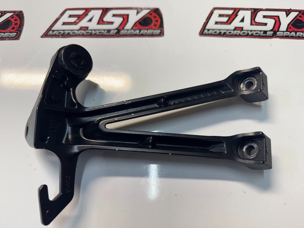 RH Pillion Peg Bracket Suzuki GSXR 1000 07-08 2008 43600-21H00