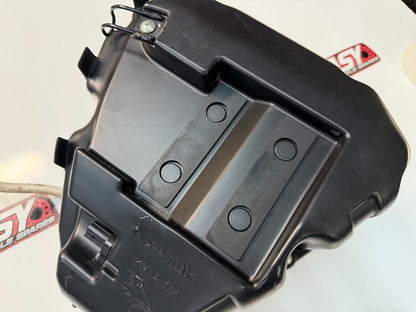 Air Cleaner Box Case Kawasaki Ninja 650L 2012-2016 OEM 11010-0704