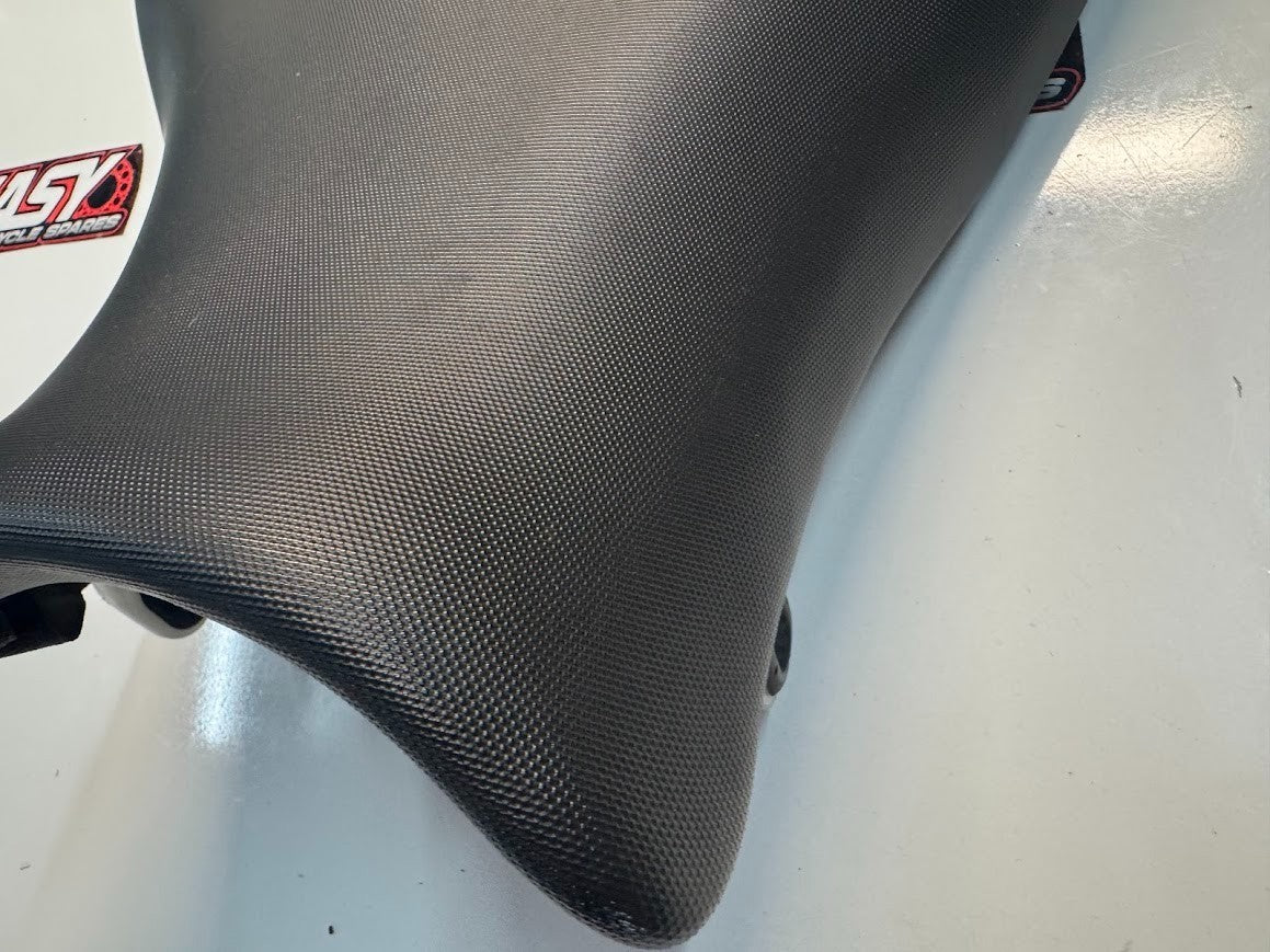 Suzuki GSXR 1000 2012-2016 Riders Seat OEM Genuine 45100-47H11-DW2