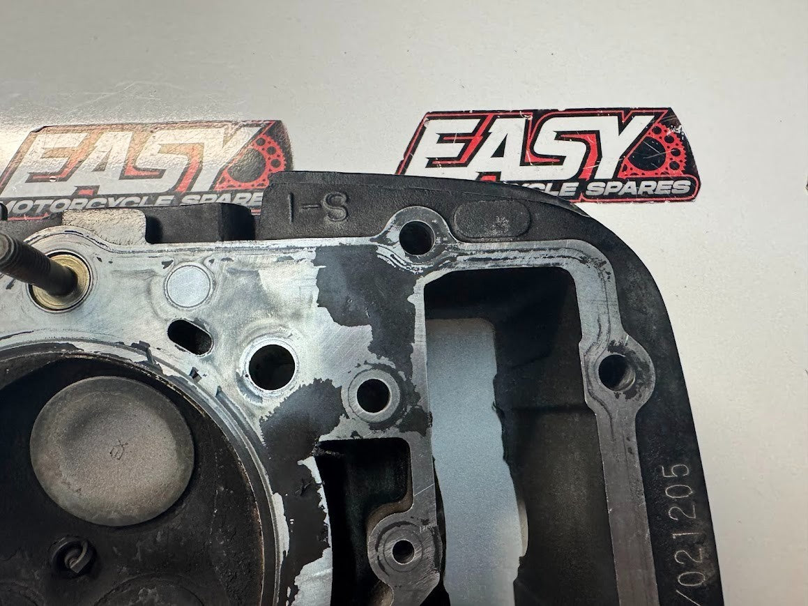 Suzuki VL 1500 Intruder 1998-2004 Rear Cylinder Head OEM Genuine 11103-10F00