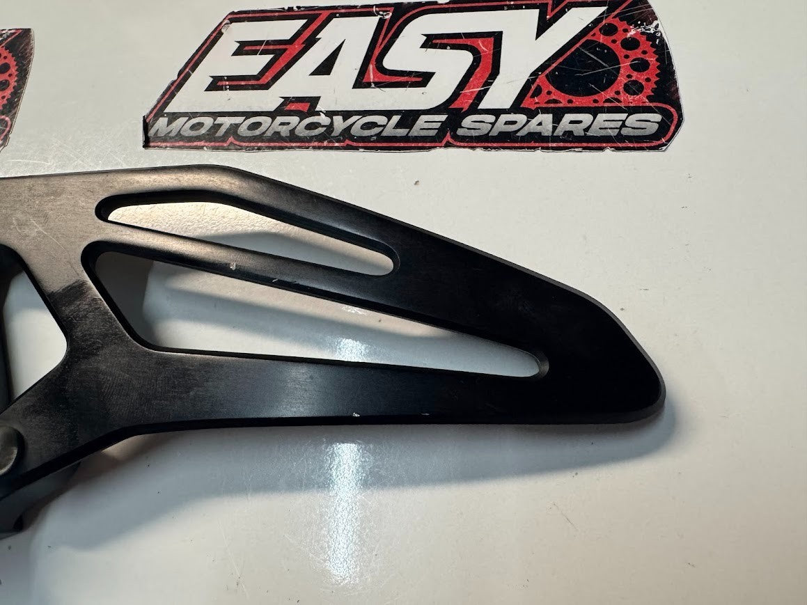 Yamaha YZF R7 2022-2025 LH Foot Peg Bracket Rear Set OEM Genuine BEB-27442-00