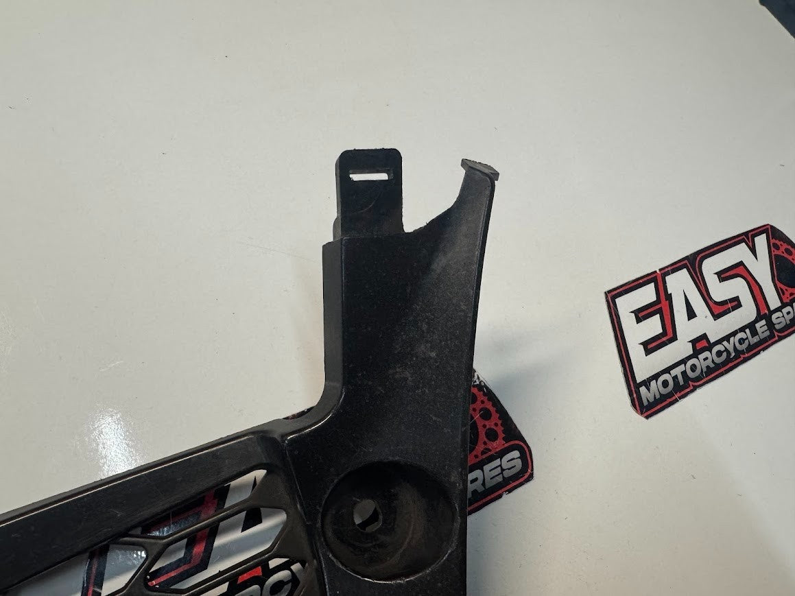 Lower Front Cowling Grill Suzuki GSXR 1000 07-08 2008 94498-21H00