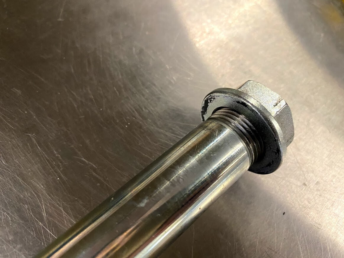 Swing Arm Bolt Kawasaki Ninja 650L 06-16 2014 33032-1142