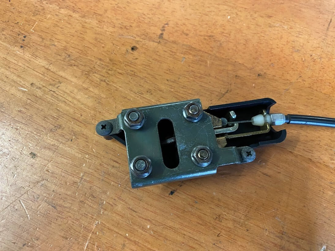 Seat Latch Yamaha R1 2000