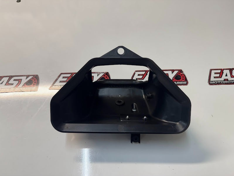 Yamaha YZF R1 2015-2019 Centre Ram Intake Duct 4 OEM Genuine 2CR-2838U-00