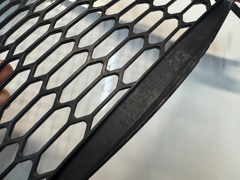 Suzuki GSXR 1000 2007-2008 Lower Cowling Grill Fairing OEM Genuine 94498-21H00