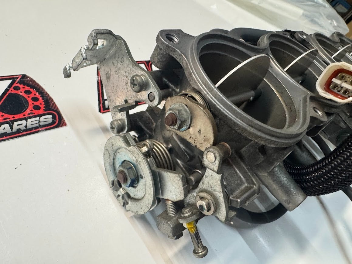 Suzuki GSXR 1000 2015-2016 Throttle Bodies TPS OEM Genuine 13406-47H40