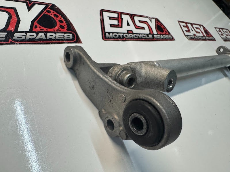 Yamaha YZF R1 2020-2025 Frame Cross Member Support Bracket B3L-2142V-00