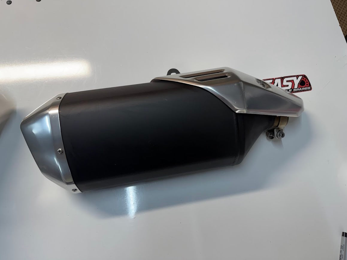 Muffler Exhaust Silencer Suzuki GSXR 1000 2020-2025 OEM 14310-17KD0