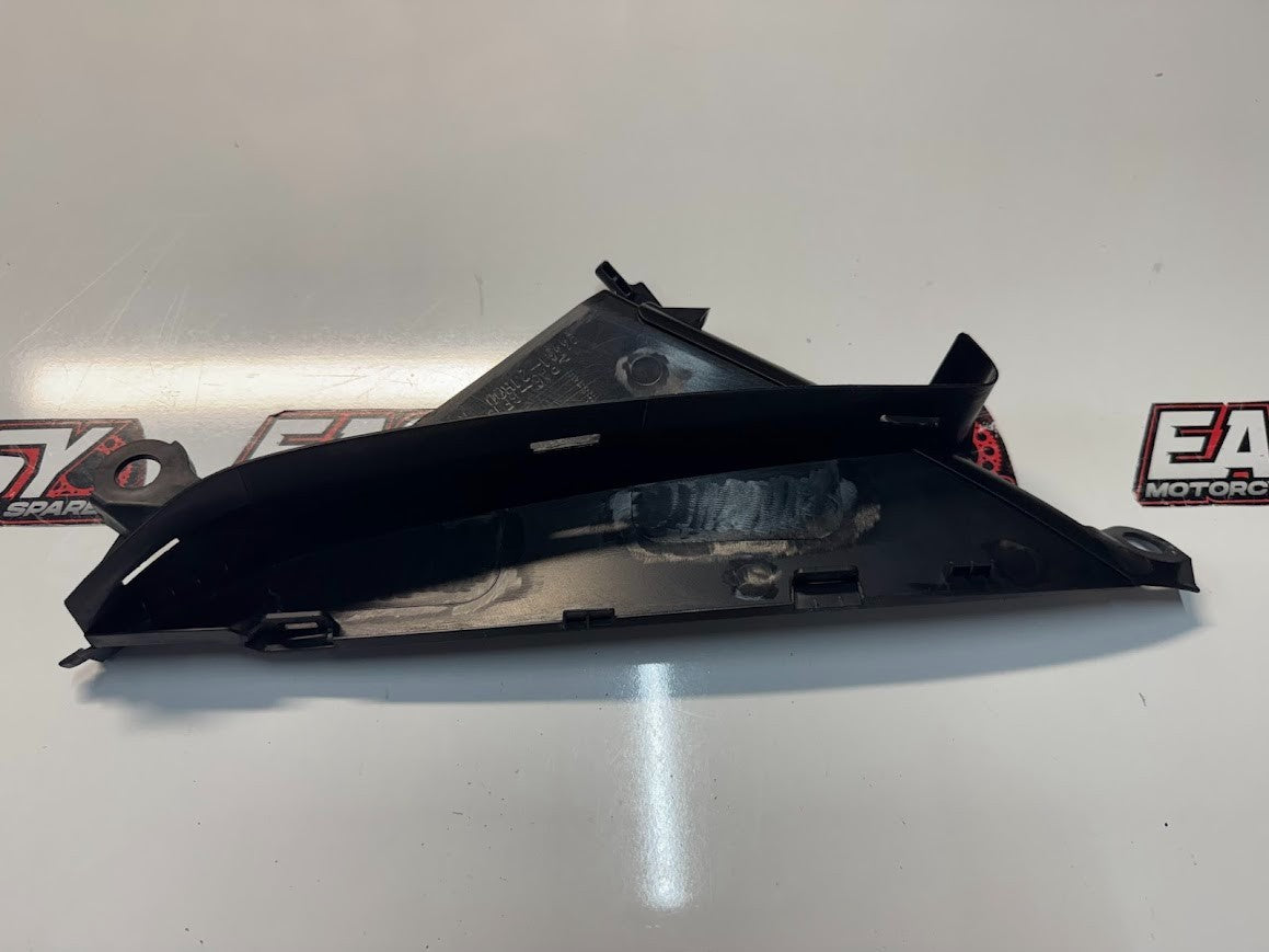 Suzuki GSXR 1000 2007-2008 RH Inner Lower Fairing OEM Genuine 94461-21H00