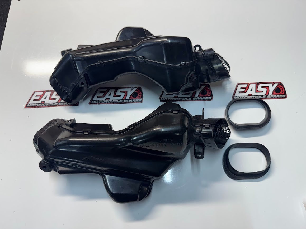 Suzuki GSXR 1000 2007-2008 Air Intake Duct Pair OEM Genuine 94420-21H00