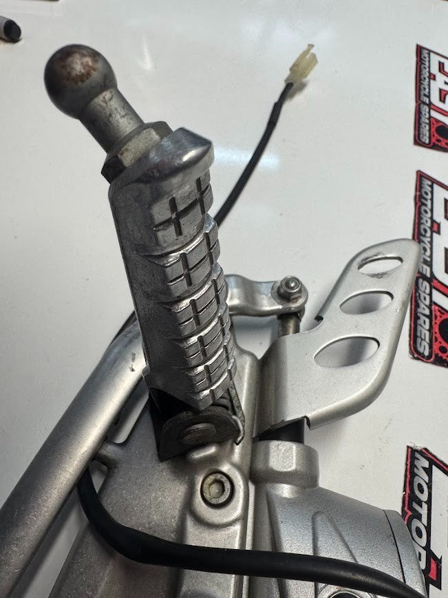 Aprilia RS4 125 4T 2011-2016 RH Foot Peg Assembly Rear Set OEM Genuine 866138