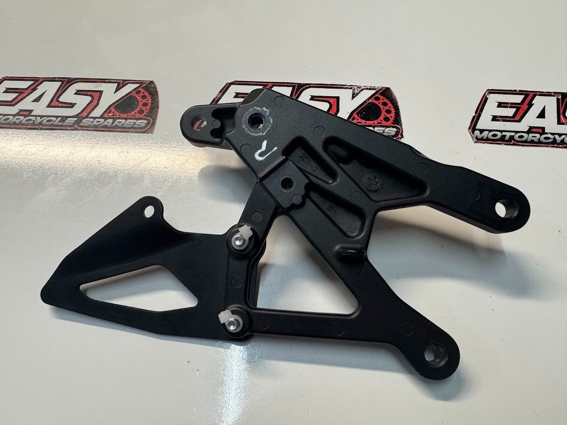 Yamaha YZF R1 2015-2025 RH Riders Peg Bracket Rear Set OEM Genuine 2CR-27443-00