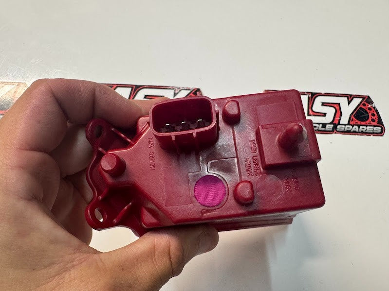 Yamaha YZF R1 2015-2025 Rear Brake Light Taillight OEM Genuine 2CR-84710-01