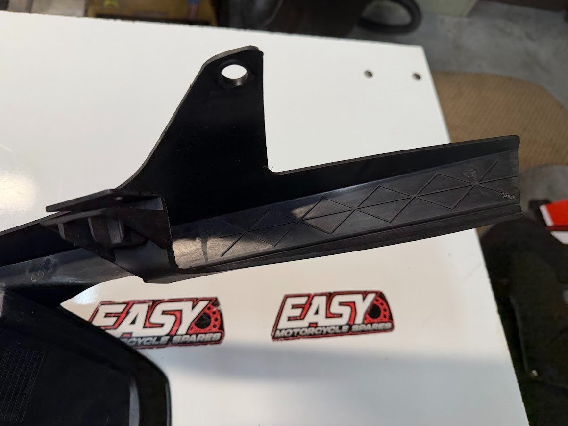 Chain Guard Hugger KTM RC 390 2014-2021 OEM 9050406000033