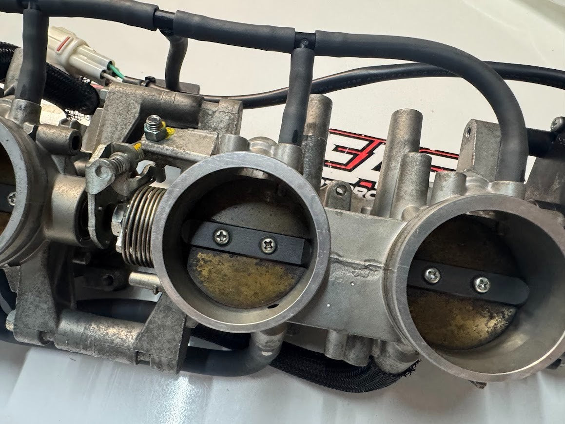 Suzuki GSXR 1000 2015-2016 Throttle Bodies TPS OEM Genuine 13406-47H40
