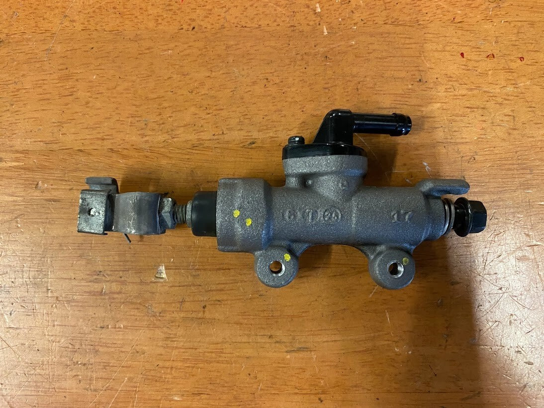 Rear Master Cylinder Honda CB 300F 14-18 2017 43510-KYJ-305