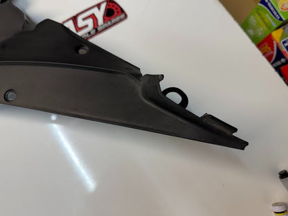 RH inner Fairing Honda CBR 500R 2016-2018 OEM 64335-MJW-J000