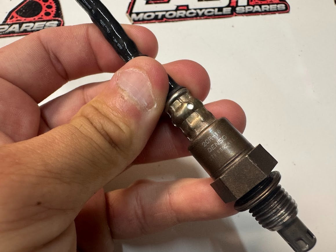 Yamaha YZF R1 2015-2025 o2 Oxygen Sensor OEM Genuine 2CR-8592A-20