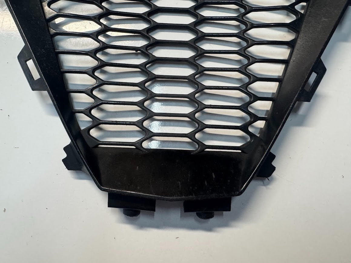 Lower Front Cowling Grill Suzuki GSXR 1000 07-08 2008 94498-21H00