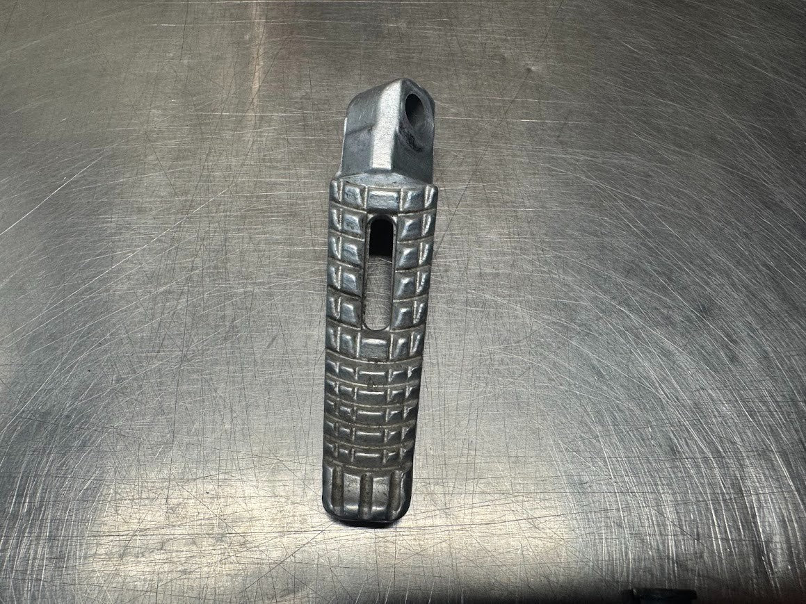 Suzuki GSXR 1000 2005-2008 RH Pillion Peg OEM Genuine 43611-41G00