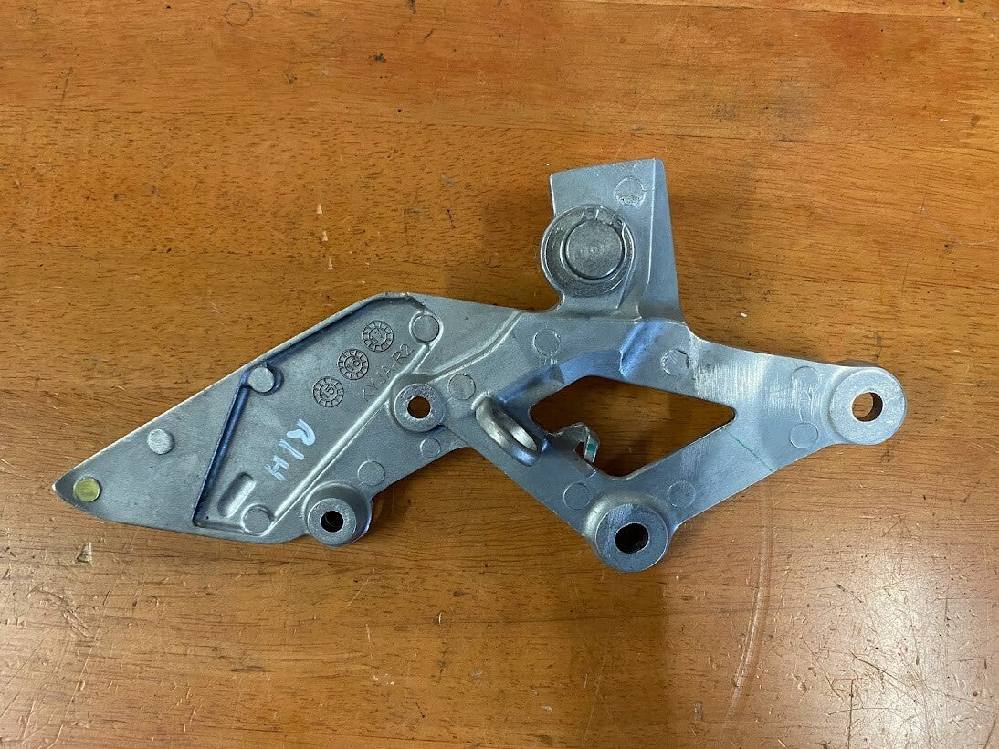 RH Foot Peg Bracket Honda CB 300F 14-18 2017 50600-KYJ-900