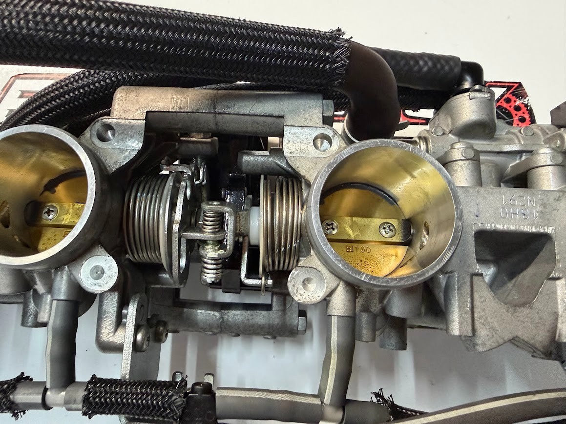 Throttle Bodies TPS Suzuki GSF 1250 S Bandit 2007-2016 OEM 13405-18H02