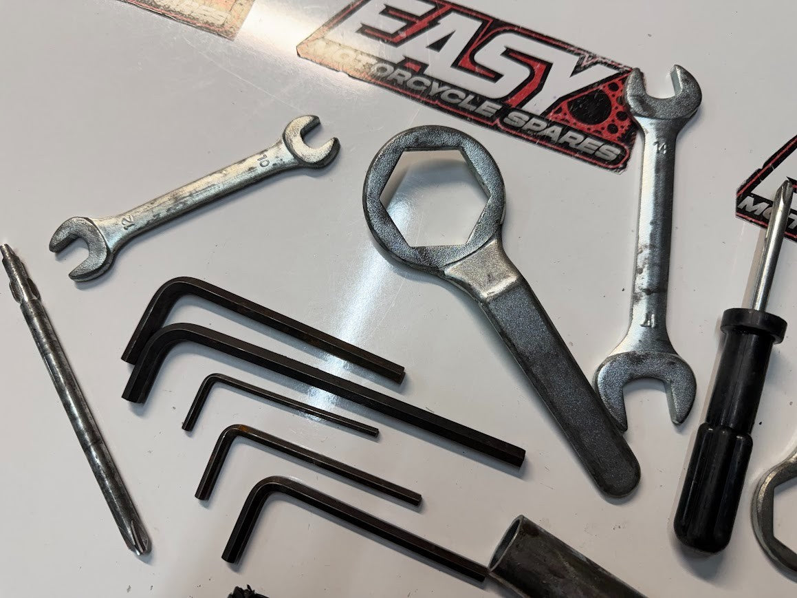 Tool Kit Suzuki GSXR 1000 2001-2008 OEM 09800-21089