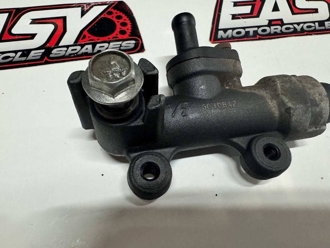 Rear Master Cylinder Suzuki GS 500 89-09 2006 69600-01D00