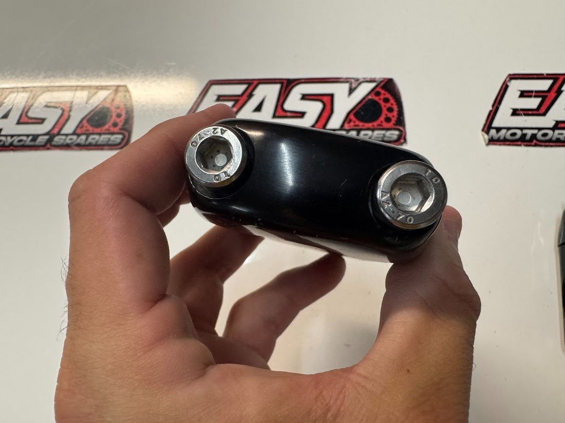 Royal Enfield Interceptor 650 2022 Handlebar Mount Clamp OEM 1030016D Euro 5