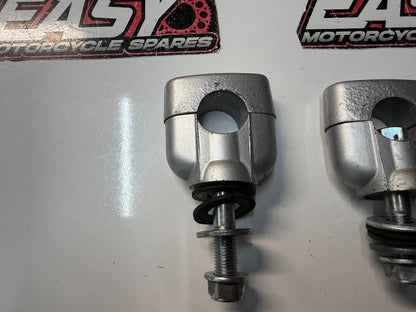Handlebar Mounts Clamp Suzuki GSF 1250 S Bandit 2007-2016 OEM 56221-49G00