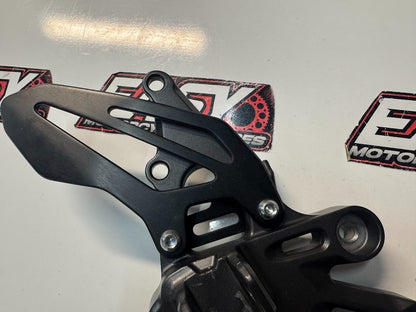 Yamaha YZF R7 2022-2025 RH Foot Peg Bracket Rear Set OEM Genuine BEB-27443-00