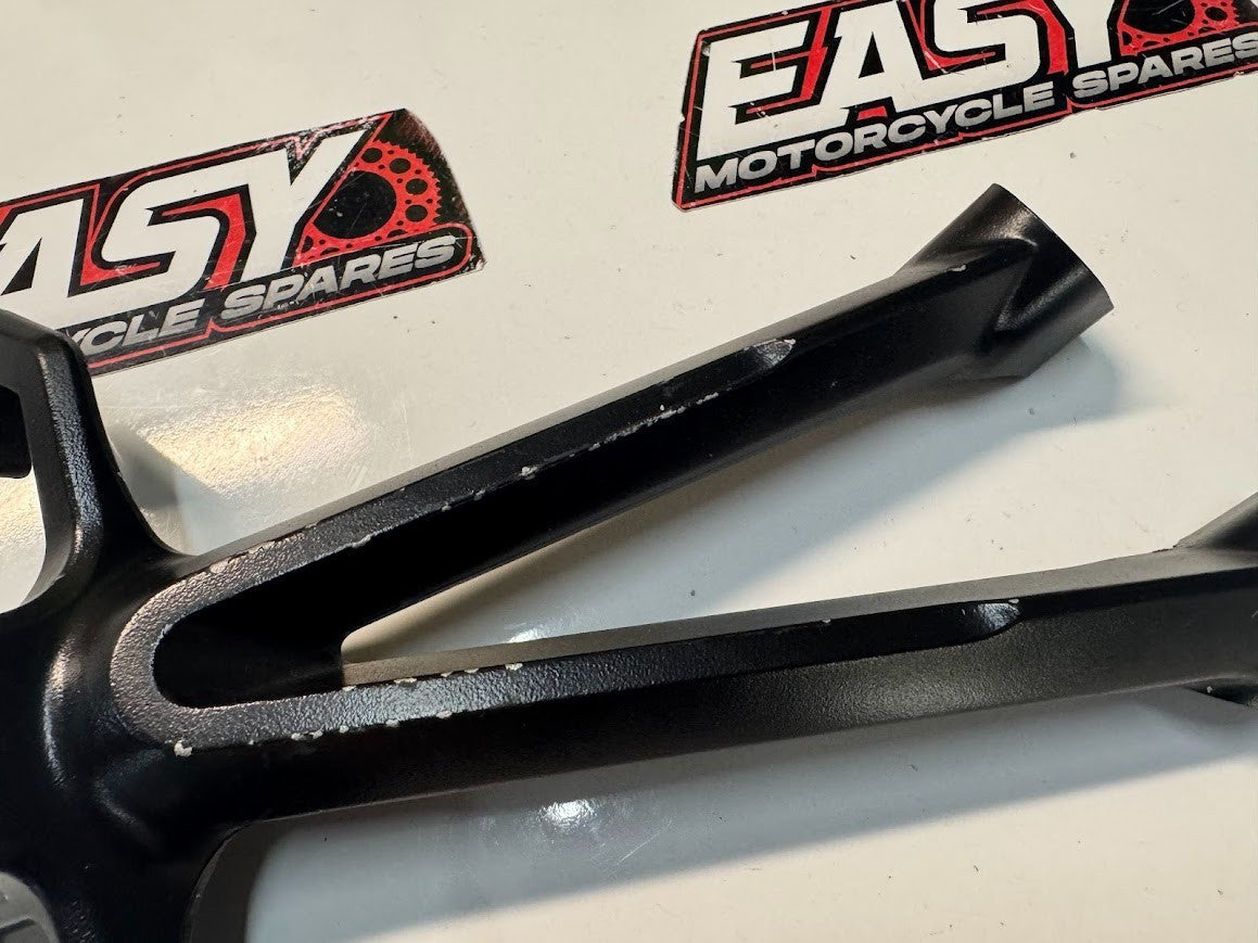 RH Pillion Peg Bracket Suzuki GSXR 1000 07-08 2008 43600-21H00