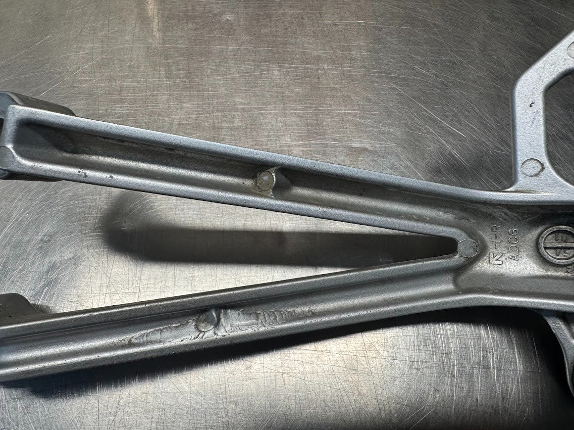 Suzuki GSXR 1000 2005-2006 RH Pillion Peg Bracket OEM Genuine 43600-41G00