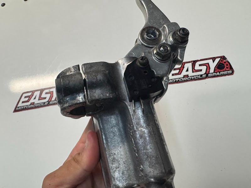 Suzuki VL 1500 Intruder 2002-2004 Front Brake Master Cylinder OEM 59600-10F20