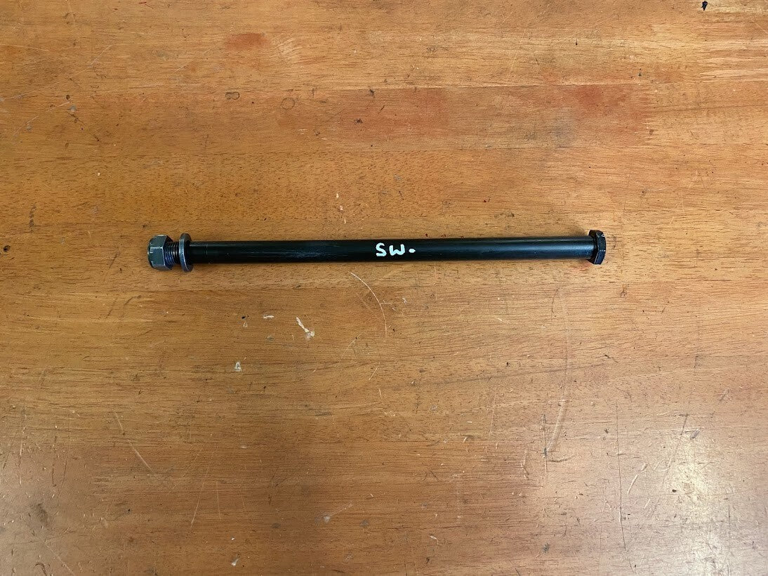 Swing Arm Bolt Yamaha FZS 600 1998