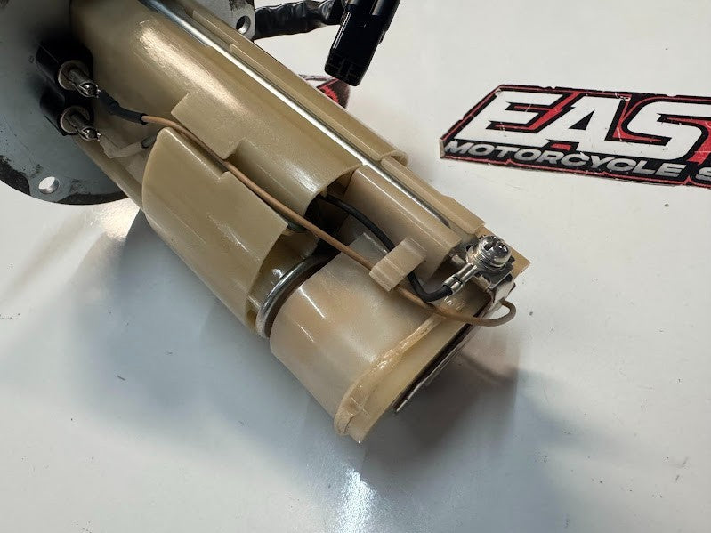 Kawasaki Vulcan VN900 Classic 2006-2022 Fuel Pump OEM 49040-0022